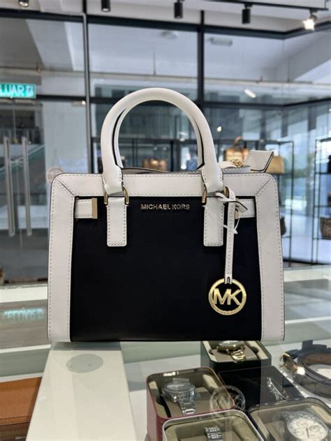 michael kors free return|Michael Kors refund.